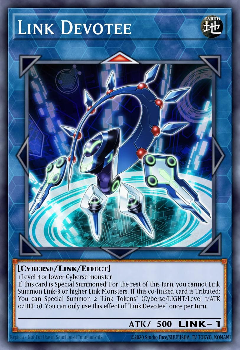 Link Devotee 2019 Gold Sarcophagus Tin Mega Pack card